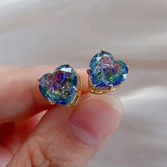 Beautiful Gold filled, Rainbow Mystic Topaz Gemstone Heart Boho Earrings - Picture 5 of 6